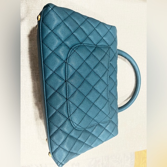 SOLD Chanel Coco Handle - Picture 4 of 12